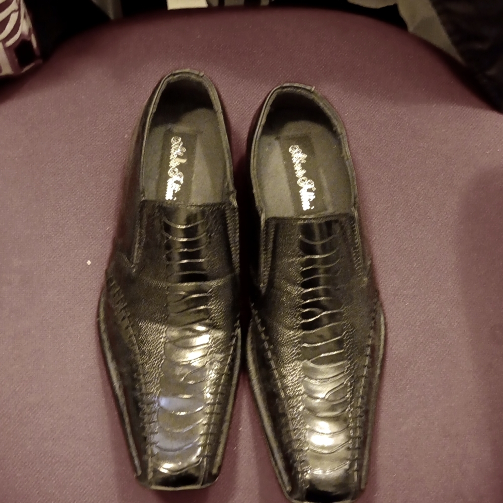 Men's dress shoes